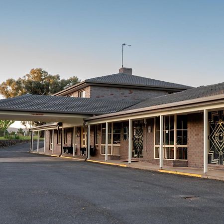 Tumut Valley Motel Pet Friendly Exterior photo