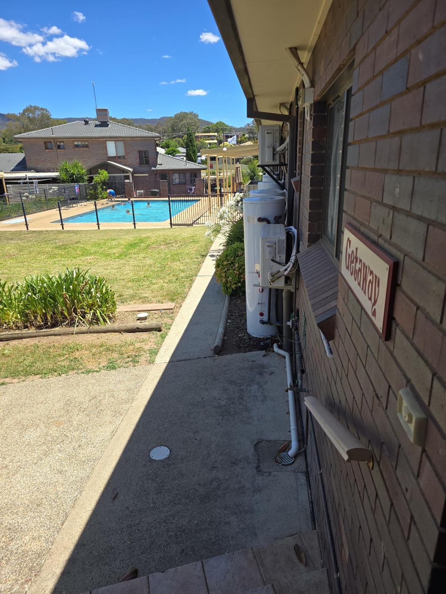 Tumut Valley Motel Pet Friendly Exterior photo