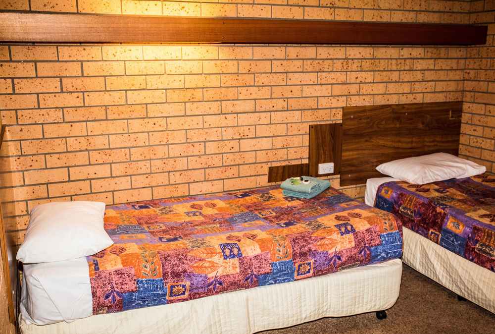 Tumut Valley Motel Pet Friendly Exterior photo